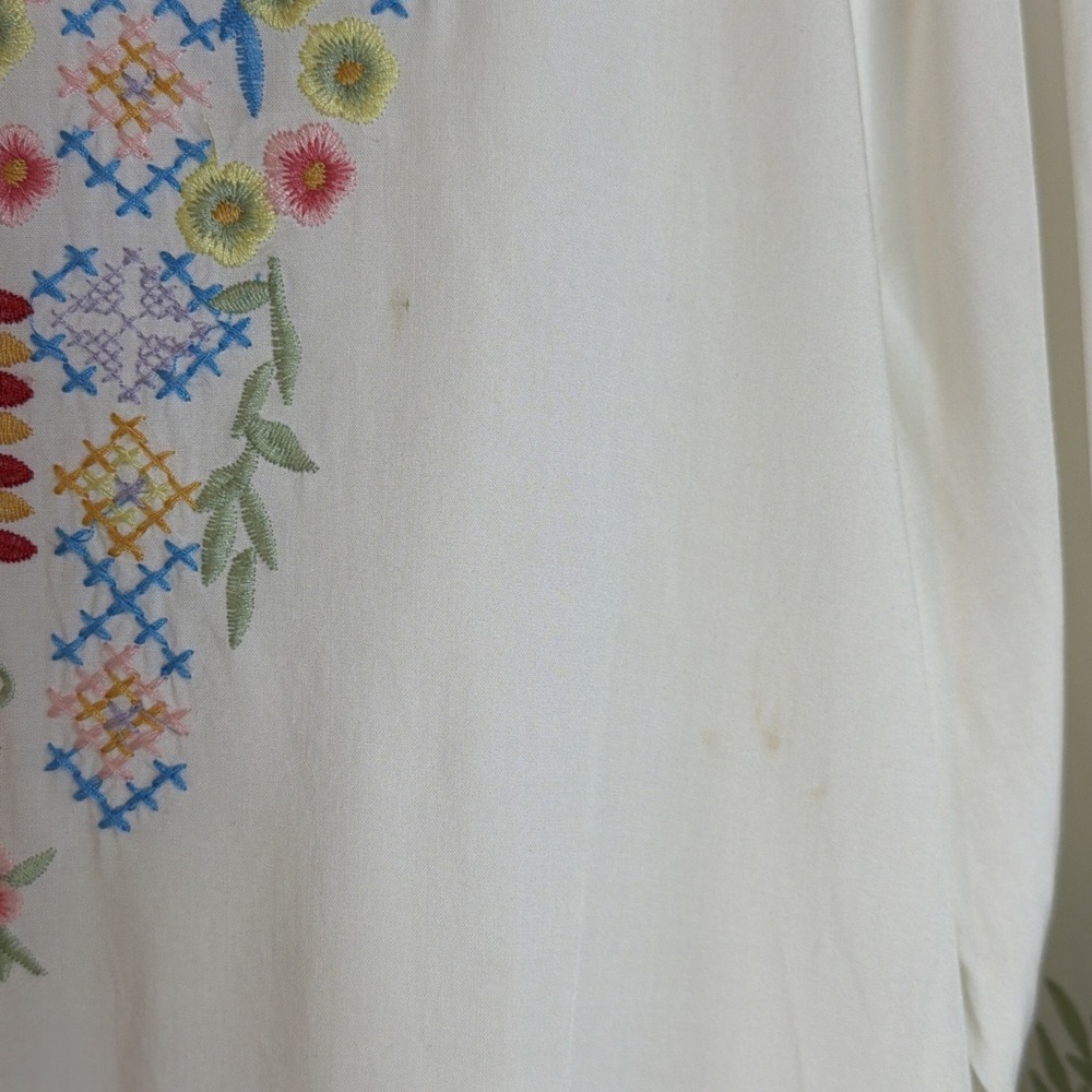 Feminine Embroidered Tunic Top with Long Tiered Bell Sleeves XL - Picture 10 of 11